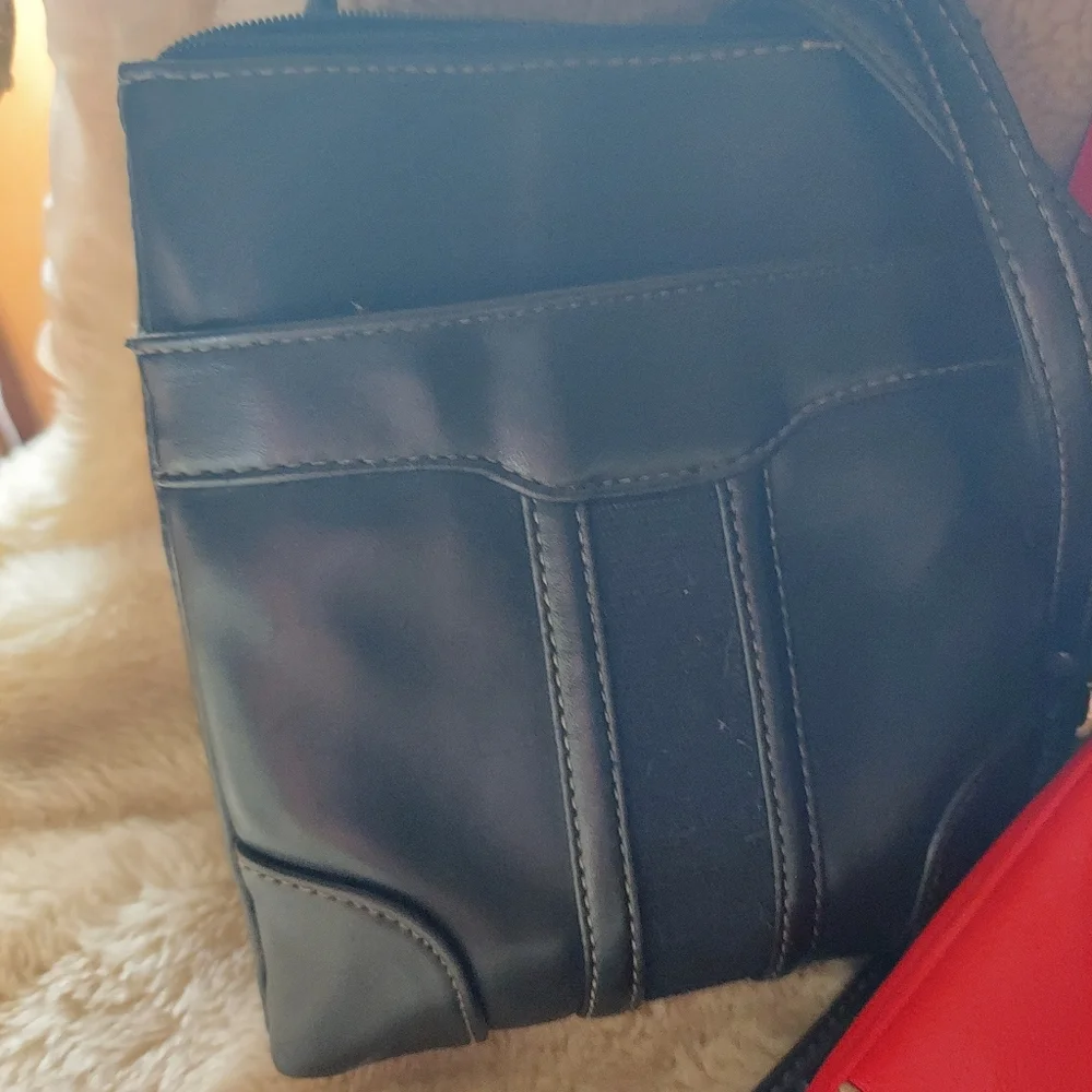 Purses Galore - Picture 12 of 16